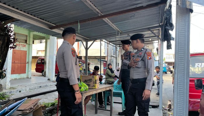Samapta Polres Majene Intensifkan Patroli Dialogis di Pusat Pertokoan Majene untuk Cegah Aksi Kriminalitas dan Premanisme
