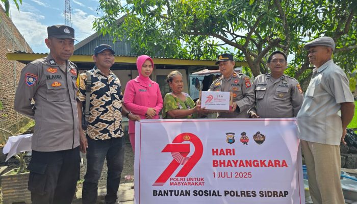 Sambut Hari Ulang Tahun Bhayangkara ke 79 Tahun, Polsek Maritengngae Polres Sidrap Salurkan Puluhan Paket Sembako