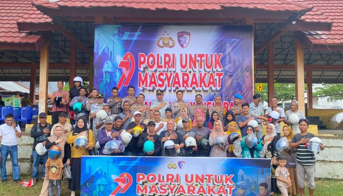 Dirgakkum Korlantas Polri Bagi Helm Ke Masyarakat Jelang HUT Bhayangkara ke 79 Tahun