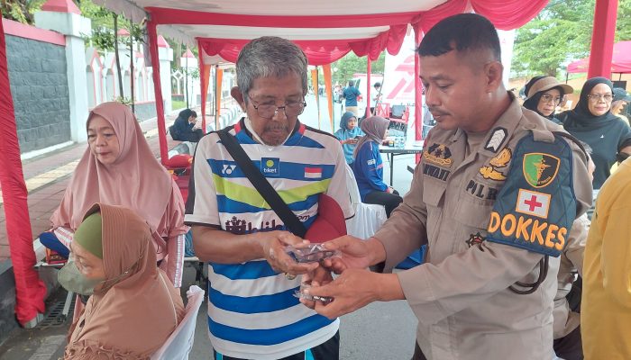 Semarak HUT Bhayangkara ke-79, Polres Gowa Hadirkan Pemeriksaan Kesehatan, Pengobatan Gratis, dan Pembagian Kacamata Baca di CFD