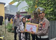 HUT Bhayangkara, Polantas Bone Berbagi Kebahagiaan ke Warga Kurang Mampu