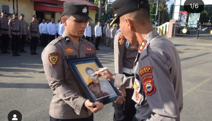 Polres Bone Gelar Upacara PTDH Personel Terlibat Narkoba, Kapolres: “Sekali Melanggar, Tak Ada Toleransi!”