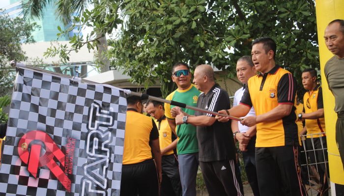 Polda Sulawesi Selatan Laksanakan Olahraga Bersama TNI-Polri dan Kejaksaan, Kapolda Sulsel : Soliditas dan Sinergitas Polri Untuk Masyarakat