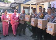 Kapolres Barru Salurkan 700 Paket Sembako Kepada Warga Yang Membutuhkan Dalam Rangka HUT Bhayangkara ke 79 Tahun