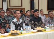 Polres Bone Gelar Nonton Bareng Wayang Kulit “Amartha Binangun” dalam Rangka HUT Bhayangkara ke-79