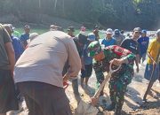 Sinergitas TNI-Polri dan Masyarakat Bersihkan Bendungan dari Material Banjir Bandang