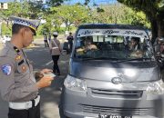 Ops Patuh di Jalan Ir. Juanda , Personil Ditlantas Polda Sulbar Periksa Sejumlah Pengendara