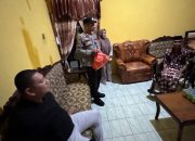 Kapolres Sinjai Blusukan Malam, Bawa Bantuan dan Harapan bagi Warga Kurang Mampu.
