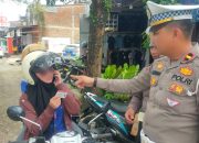 Gunakan HP Saat Berkendara, Dua Pengendara Ditindak Polantas Bone di Hari Ke-10 Ops Patuh