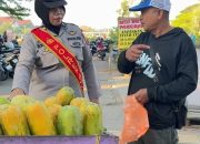 Polwan Sahabat Masyarakat Polres Gowa Sapa Warga Saat Patroli di Sekitar Lapangan Syekh Yusuf