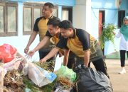 Polres Majene Ikuti Kegiatan Jumat Bersih Dukung Gerakan Nasional Indonesia Bersih dan Majene Mapaccing