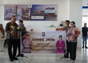 Kapolda Sulbar Lepas Kepergian Irjen Pol (Purn.) Adang Ginanjar dan Ibu Miranti dengan Penghormatan Terakhir