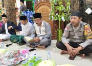 Bhabinkamtibmas Polsek Pamboang Hadiri Peringatan Maulid Nabi Muhammad SAW di Masjid Al Muawanah Bababulo
