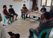 Polsek Telluwanua Tengahi Pertemuan Akibat Bau Busuk Dari Pengeringan Ikan Teri