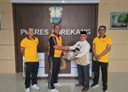 Jumat Berkah, Enrekang Police Care Berikan Tali Asih Kepada Adik Azmiarti