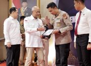 Polres Gowa Diganjar Piagam Penghargaan atas Prestasi Ungkap Kejahatan Pemalsuan Uang