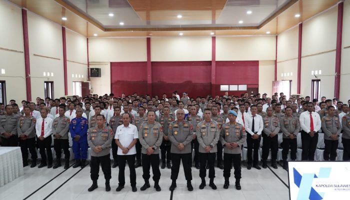 Kunjungan Kerja di Polres Majene, Kapolda Sulbar Berikan Arahan Strategis dan Bantuan Tali Asih