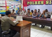 Tingkatkan Kinerja, Kabag Ops Polres Sinjai Beri Arahan Khusus Seluruh Operator Aplikasi.