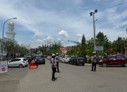 Sat Lantas Polres Wajo Amankan Arus Lalu Lintas di Sekitar Masjid Raya Sengkang Saat Salat Jumat
