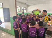 Police Go To School, Bhabinkamtibmas Sangalla Tanamkan Disiplin dan Semangat Belajar Sejak Dini
