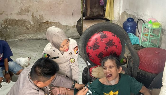 Polisi Penolong, Biddokkes Polda Sulbar Mamuju Layani Masyarakat Hingga ke Pasangkayu