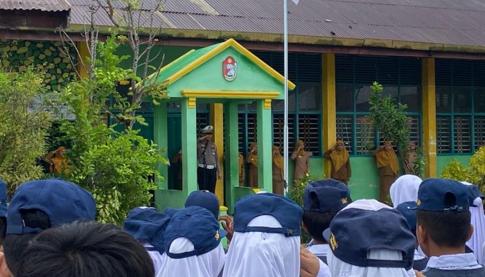 Police Goes To School di SMPN 9 Parepare, Kasat Lantas Serukan Kewajiban Penggunaan Helm Pelindung Kepala