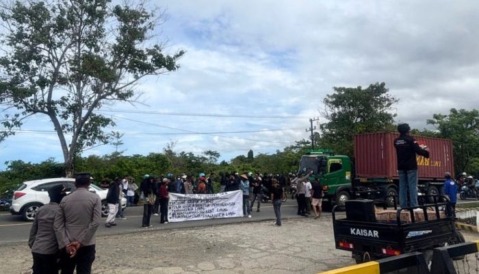 Aksi Massa di Depan PT BMS Sebabkan Kemacetan, Polres Luwu Imbau Aksi Damai Tanpa Ganggu Hak Publik