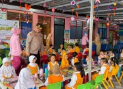 Kapolres Enrekang AKBP Hari Budiyanto Salurkan MBG di TK Kemala Bhayangkari