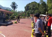 Kapolres Enrekang Bagikan Beras Ke personil Wujud Kepedulian Bersama