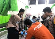 Alami Luka Serius, Polsek Malunda Evakuasi Seorang Remaja Usai Tabrak Lubang di Jalan Trans Sulawesi di Malunda