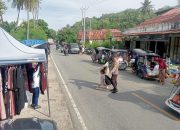 Atasi Kemacetan Kendaraan, Polsek Pamboang Terjunkan Personel di Area Pasar Sirindu