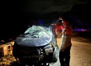 Kendaraan Anggota DPRD Provinsi Sulbar Terbalik di Malunda, Polsek Malunda Sigap Datangi Lokasi Kejadian
