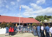 Personel Unit Kamsel Sat Lantas Polres Mamasa Laksanakan Sosialisasi UU Lalu Lintas di SMA Negeri 1 Mamasa
