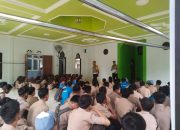 Sat Lantas Polres Majene Gencarkan Edukasi Keselamatan Berkendara di SMKN 5 Majene dalam Rangka Operasi Zebra Marano 2025