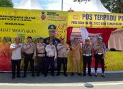Motivasi Petugas Jaga, Kapolres Sambangi Posko Terpadu Ops Lilin 2025 Sambil Membawa Parcel