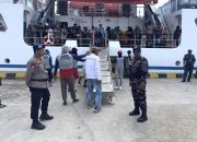Sat Polair Polres Majene Amankan Proses Bongkar Muat KM. Sabuk Nusantara 93 Perintis di Pelabuhan Passarang