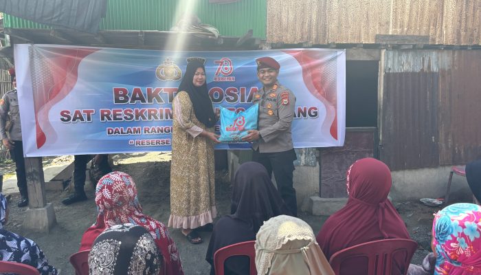 ‎Sat Reskrim Polres Pinrang Gelar Bakti Sosial Peringati HUT Reserse ke-78‎