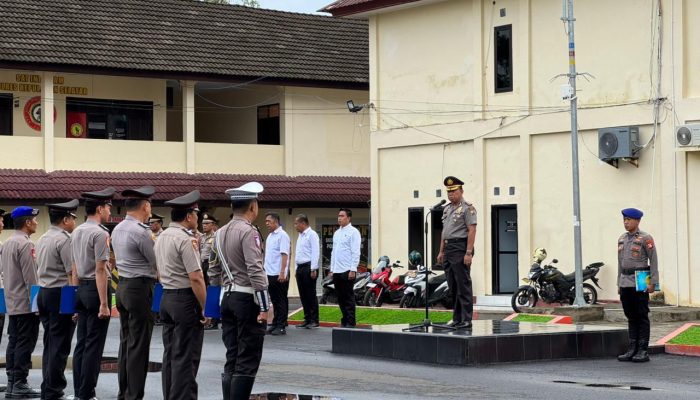 Pimpin Apel Pagi, Wakapolres Selayar Tekankan Respon Cepat Aduan Masyarakat
