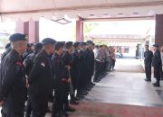 Jaga Kamtibmas Jelang Nataru, Polres Sinjai dan Brimob Gelar Patroli Gabungan.