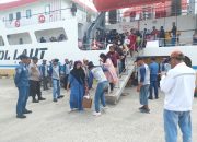 Satuan Polair Polres Majene Kawal Ketat Proses Bongkar Muat KM Sabuk Nusantara 93 di Pelabuhan Passarang