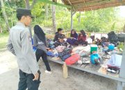 Libur Nataru, Sat Binmas Polres Majene Gelar Penyuluhan Kamtibmas di Objek Wisata Pantai Munu