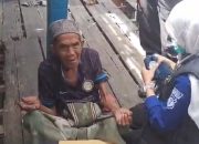 Polres Jeneponto Turunkan Tim Dokkes dan Salurkan Bantuan untuk Kakek Miskin di Arungkeke