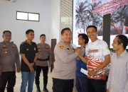 Kapolres Selayar Serahkan Hadiah Lomba Menembak Hama Tupai, Tegaskan Dukungan Perbakin untuk Program Gemerlap