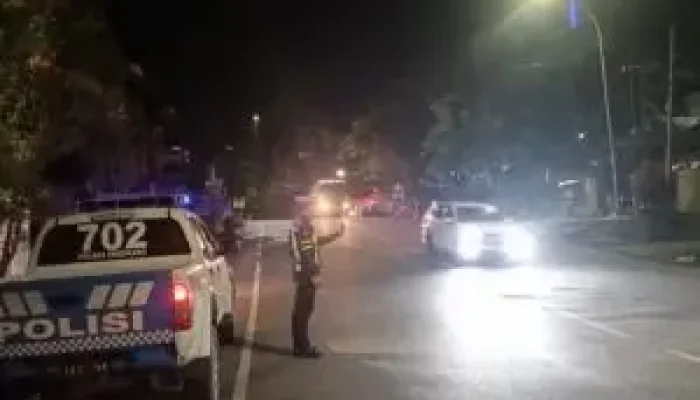 Personil Sat Lantas Polres Enrekang Melaksanakan Patroli Malam