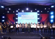 Bupati Bulukumba Beri Penghargaan kepada 8 Personel Polres Bulukumba