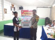 Bhabinkamtibmas Polsek Pamboang Polres Majene Kawal Penyaluran BLT Desa Banua Adolang Triwulan IV Tahun 2025