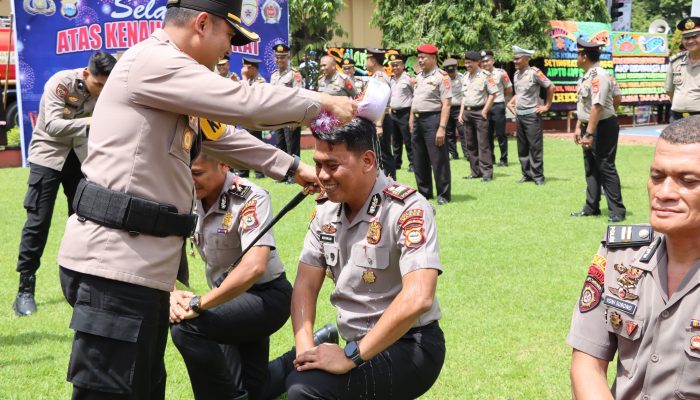 Sebanyak 77 Personel Polres Maros Naik Pangkat, Ini Pesan Kapolres