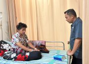 Kapolres Maros Besuk Akbar, Korban Dugaan Penganiayaan oleh Oknum Polisi, Doakan Kesembuhan