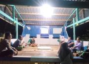 Bhabinkamtibmas Polsek Banggae Polres Majene Bersama Babinsa Bersinergi Tingkatkan Keamanan Lingkungan Lewat Patroli Poskamling
