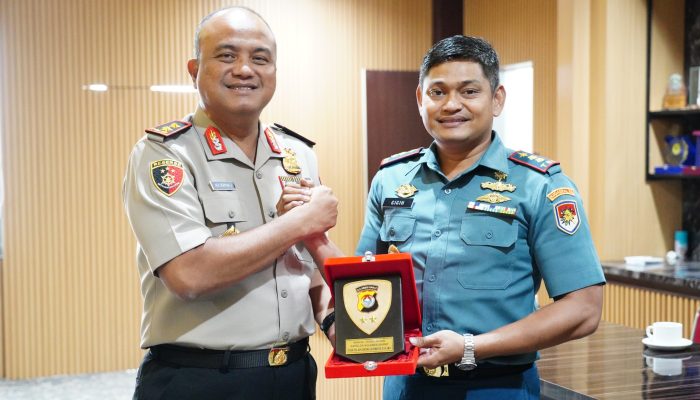Silaturahmi Kapolda Sulbar Bersama Danlanal Mamuju, Perkuat Sinergi Jaga Stabiltas Kamtibmas Maritim